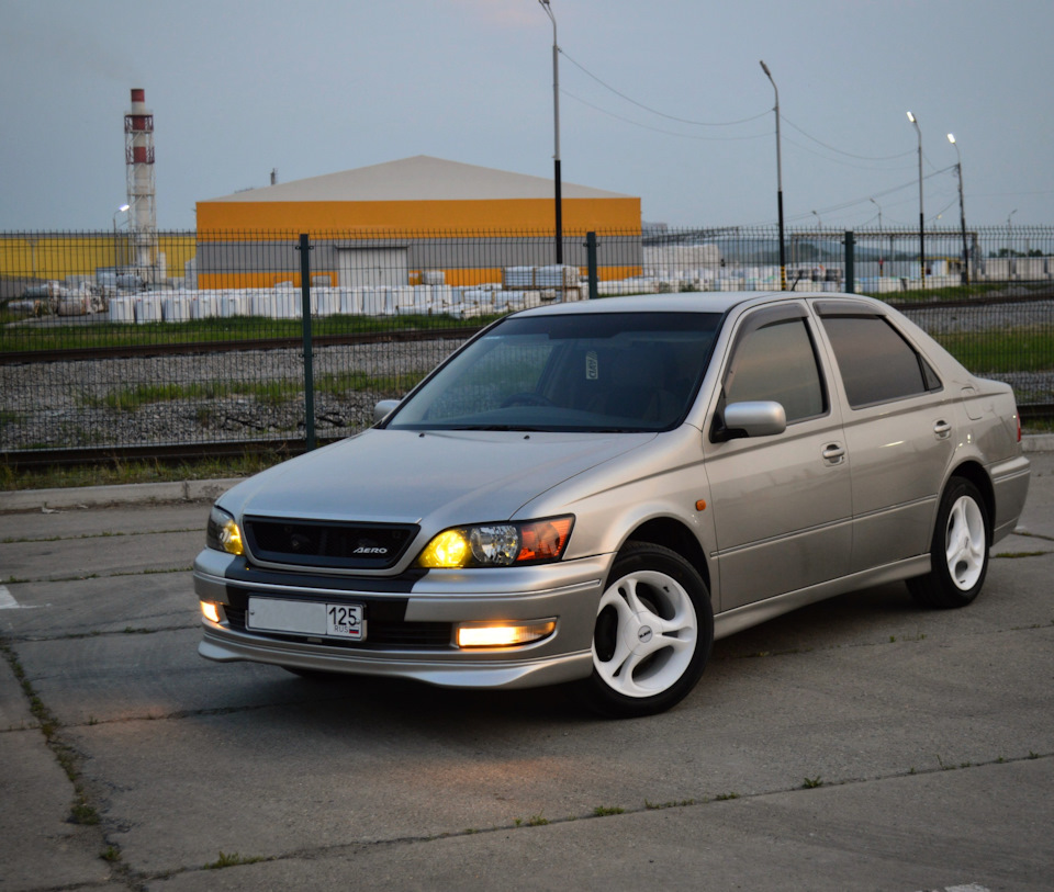 Toyota vista 50. Тойота Виста 50. Toyota Vista 50 тюнинг. Тойота Виста 50 кузов оранжевый. Тойота Виста 50 обвесы.