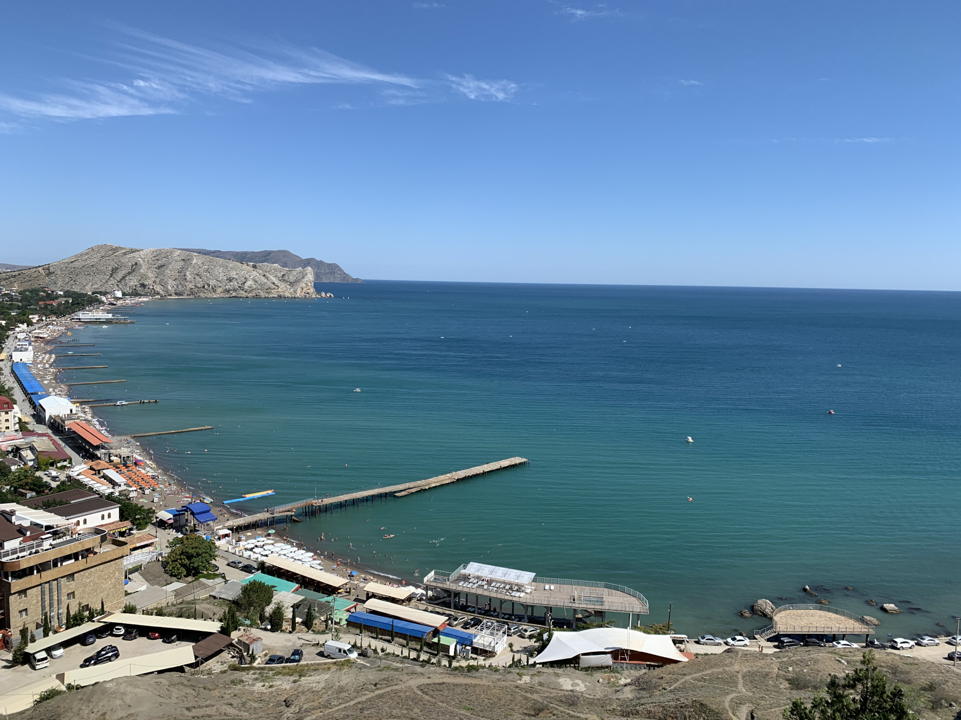 Вода в море судак сейчас. Смотровая площадка в Судаке. Судак Крым Генуэзская крепость. Морское Судак Крым. Судак улица морская.