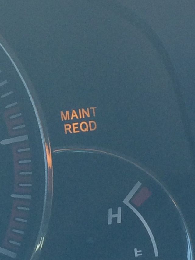 Maint reqd toyota. Датчик maint reqd. Значок maint reqd. Oil maint reqd что значит?. Maint reqd soon что значит.