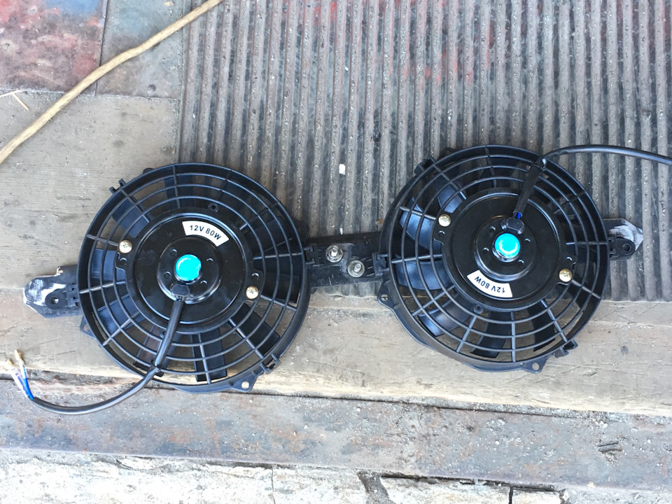 16. Изготовил планку для 2-ух вентиляторов. Держаться отлично. — Lada 21047