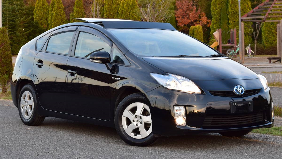 Toyota Prius PHV Солнечная батарея