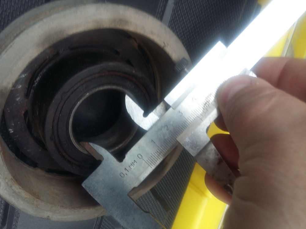 Ларгус подшипник муфты кондиционера. Ниссан серена замена подшипника кондиционера. Подшипник муфты кондиционера рено дастер. Подшипник кондиционера 2170. Подшипник кондиционера аккорд.