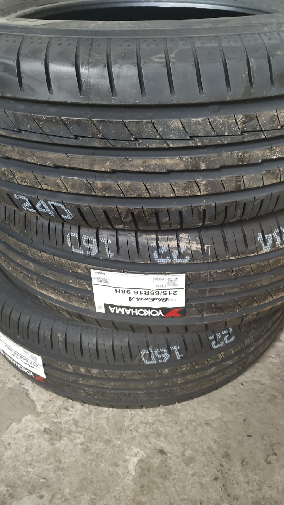 215 65 r16 98h. Yokohama 215/65r16 98h BLUEARTH-A ae50 TL. Yokohama BLUEARTH ae50 215/65 r16. Yokohama BLUEARTH-A AE-50 215/65 r16 98h летняя. 215/65r 16 Yokohama BLUEARTH AE-50 98h.