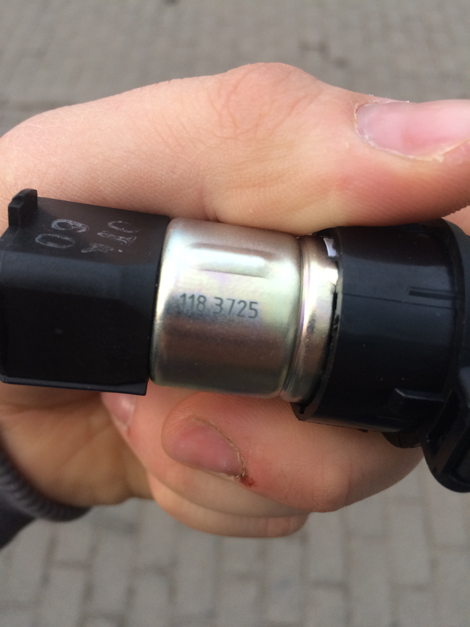 Розетка вместо прикуривателя — Lada Гранта, 1,6 л, 2013 года ...