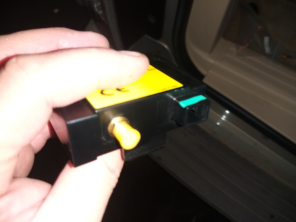 И красивый разъем в блок — Cadillac Escalade (3G)