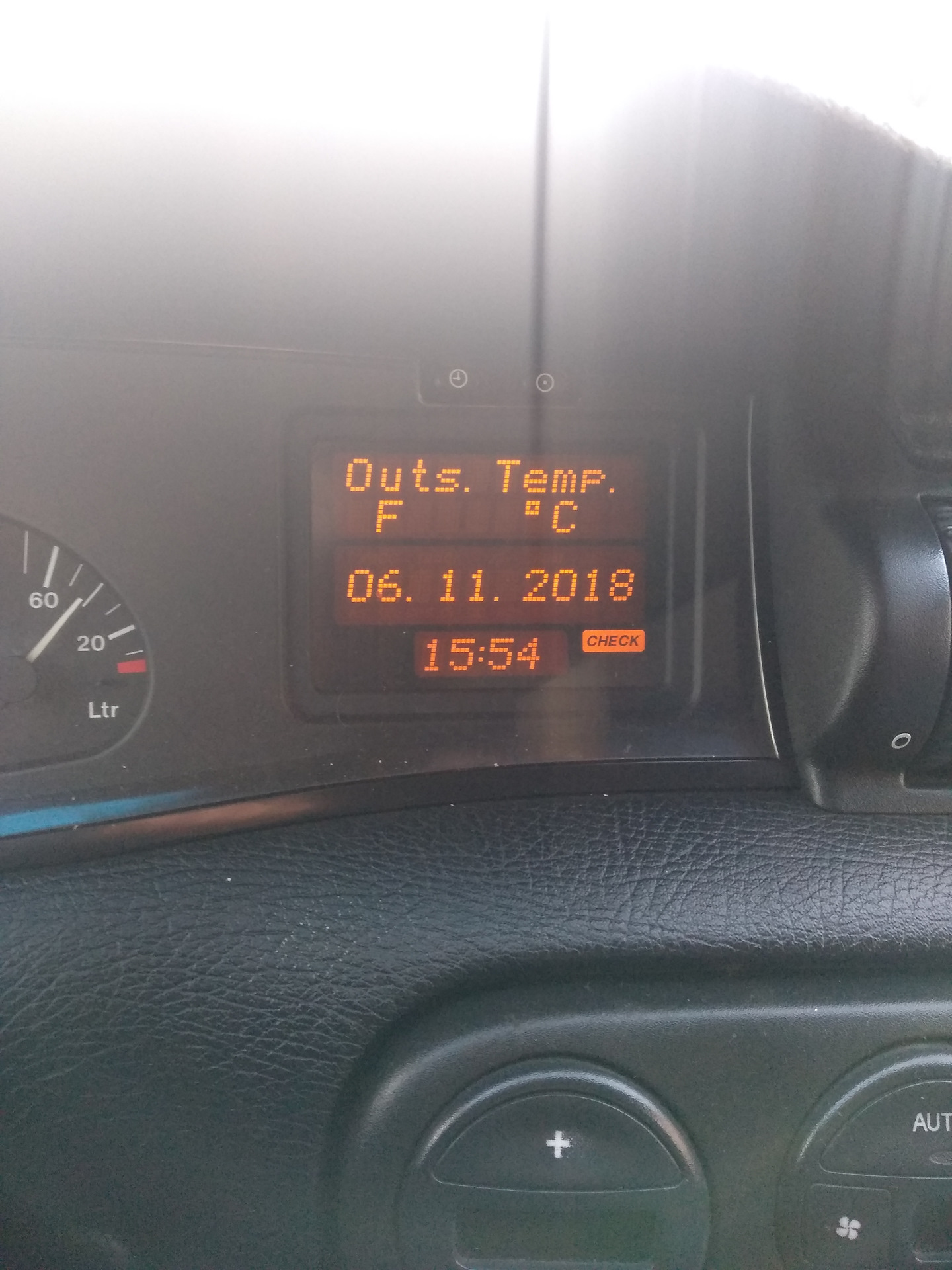 Датчик температуры опель омега б. Температурный датчик Опель Омега б. Датчик температуры Опель Омега б x20xev. Омега б Рестайлинг 2.2 датчик температуры. Датчики температуры Opel Omega b 1998.