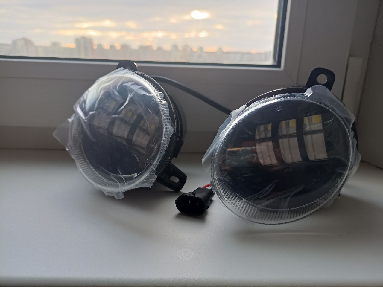 Лампа биксенон h1. Какую лампочку поставить в линзованную фару. Ксенон h4 4300k в мото. Лампа h7 6000k галоген. Импульсная ксеноновая лампа для астра л 5.