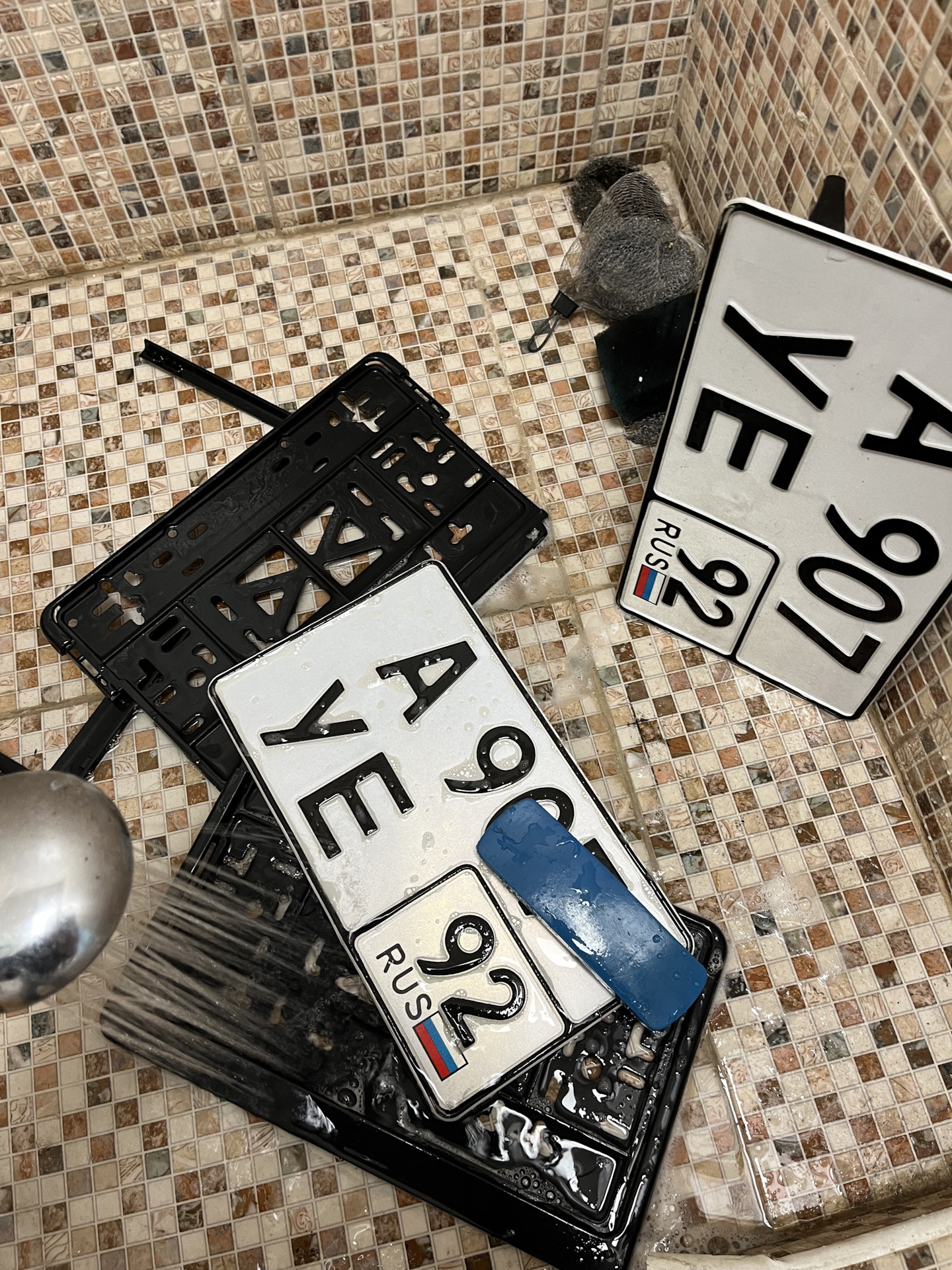 Японские номерные таблички — Toyota Crown (S150), 2 л, 1998 года ...