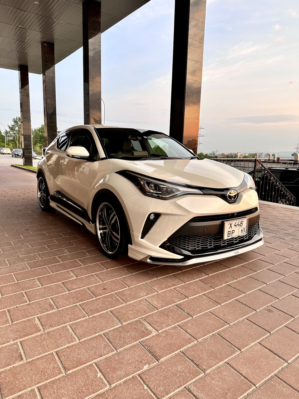 Продам красавицу в хорошие руки — Toyota C-HR, 1,2 л, 2019 года | продажа  машины | DRIVE2