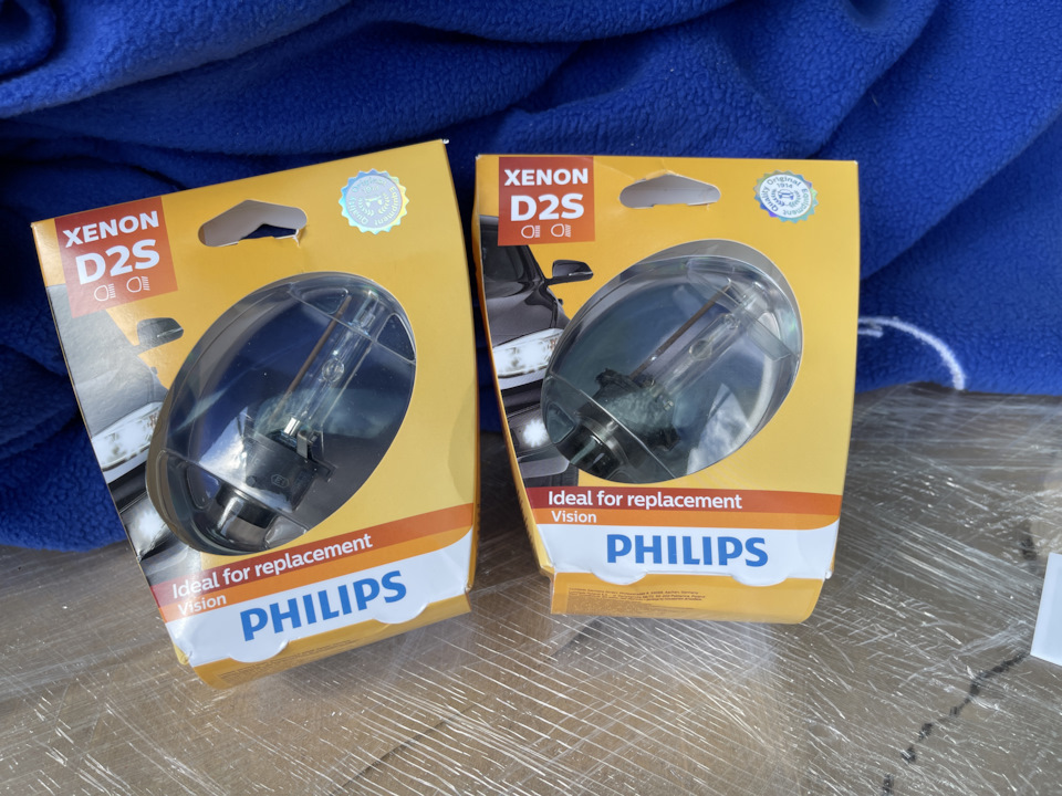 Новые лампы ксенона — Mazda CX-7, 2,5 л., 2011 года | своими руками ...