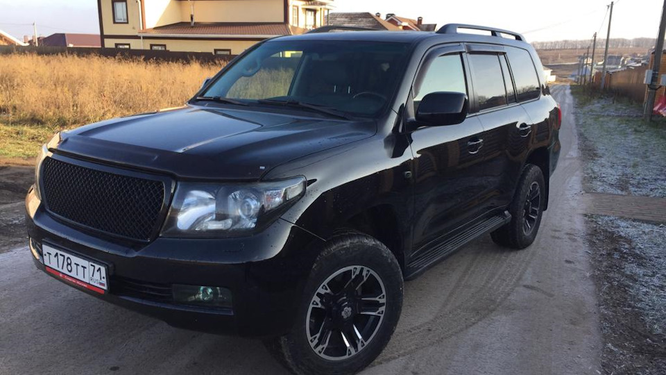 Toyota Land Cruiser 200 4.5 TD Почти сток