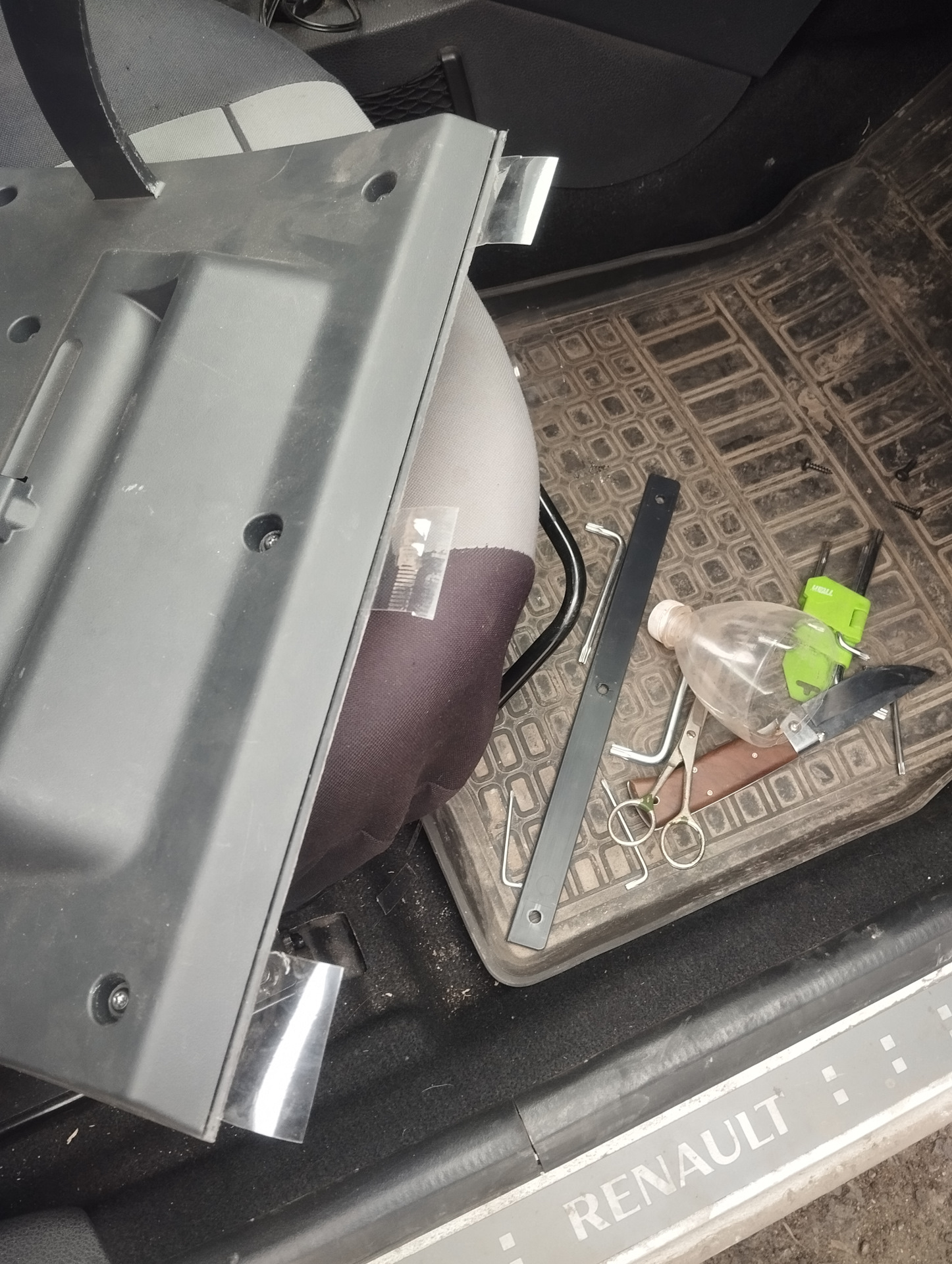 Крышка бардачка — Renault Logan (2G), 1,6 л, 2015 года | своими руками ...