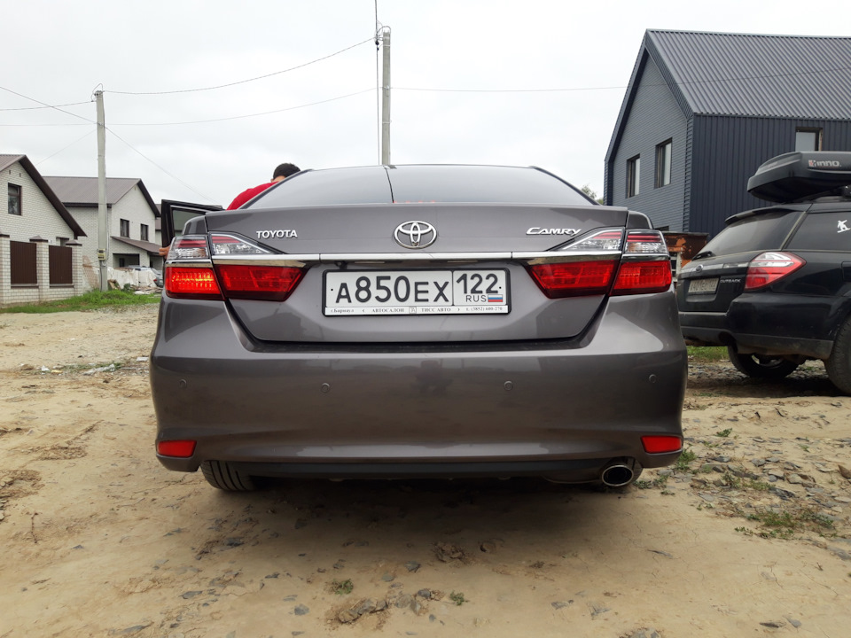правый фонарь светит процентов на 30 — Toyota Camry (XV50)