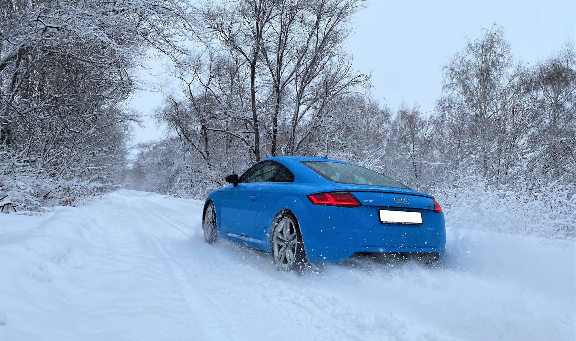 My winter car дата выхода. Буксующая машина зимой. Ауди буксует. Камри буксует. Ауди а7 буксует.