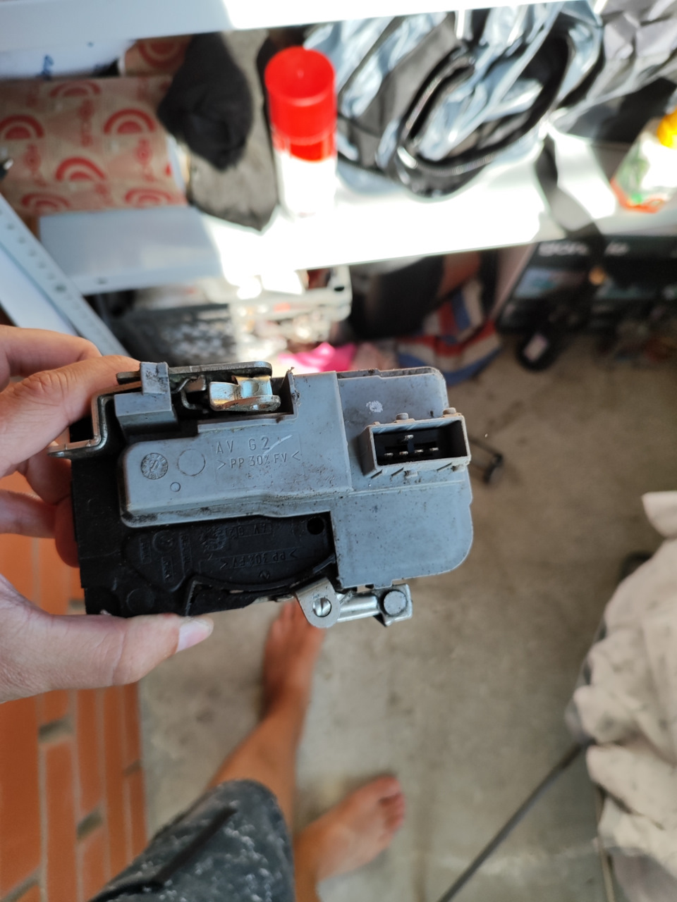 Запись №8 замена замка двери — Lada Гранта лифтбек, 1,6 л, 2015 года ...