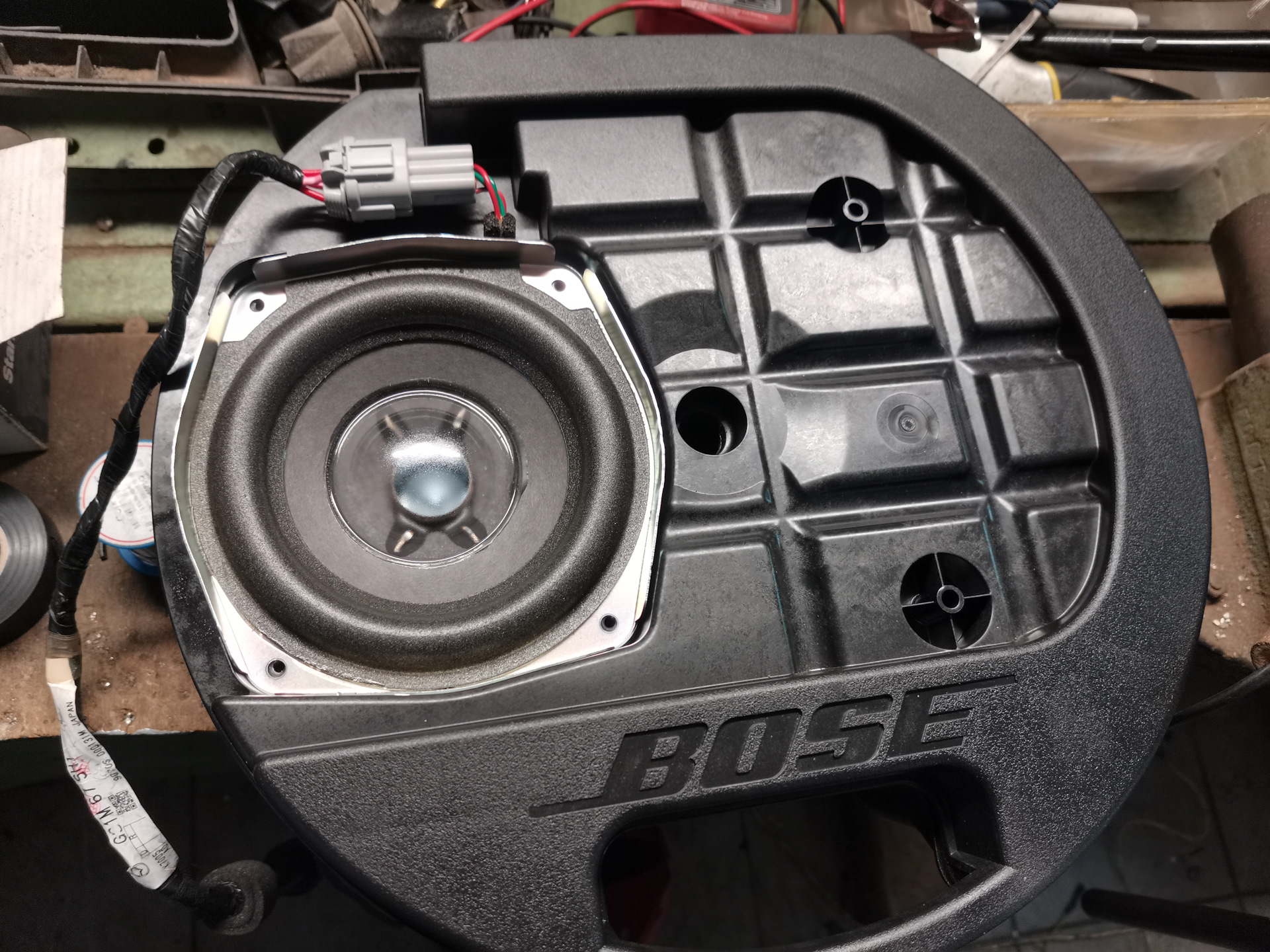 Установка bose. Mazda CX-5 акустика Bose. Штатные динамики Мазда cx5. Сабвуфер Mazda CX-5. Динамики Bose Mazda CX-5.