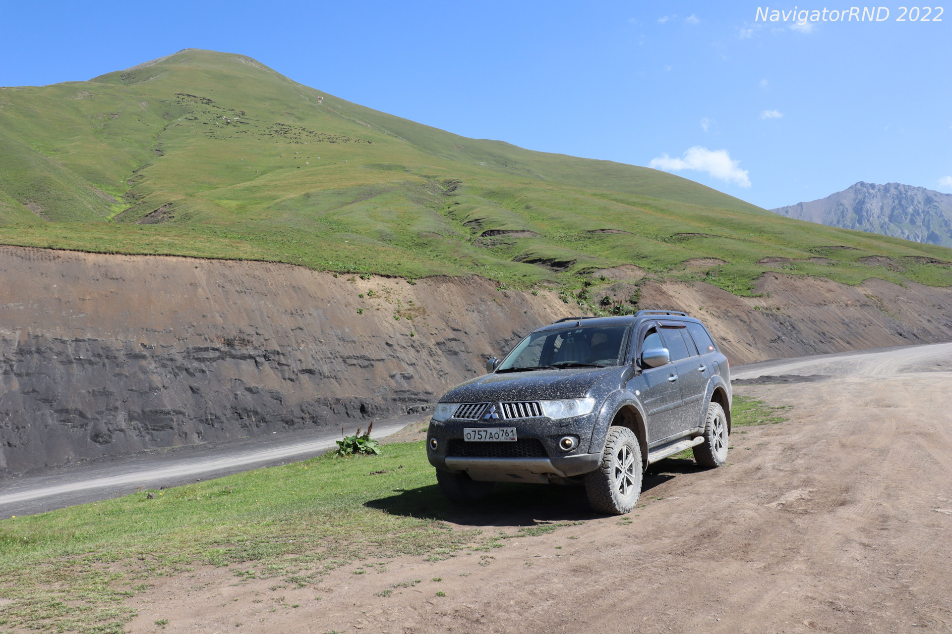 pajero sport 2