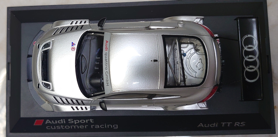 ディーラー特注　Sparks製Audi TT RS VLN プレゼンテーション ディーラー特注 Sparks製Audi TT RS VLN プレゼンテーション
