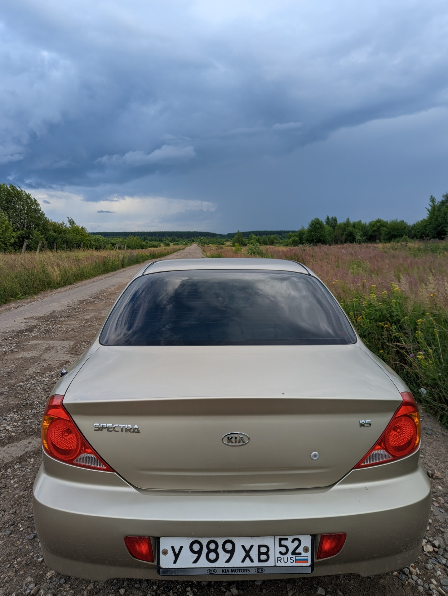 Купить б/у Kia Spectra I Рестайлинг 2 1.6 MT (101 л.с.) бензин механика в Москве