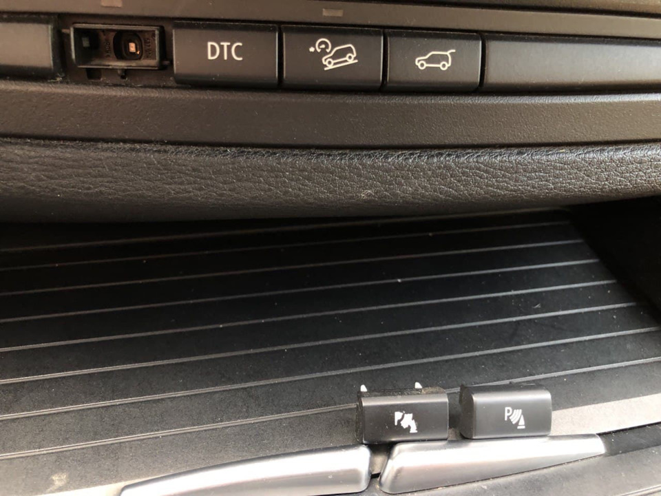 Замена кнопки парктроника — BMW X5 (E70), 3 л, 2009 года | своими ...