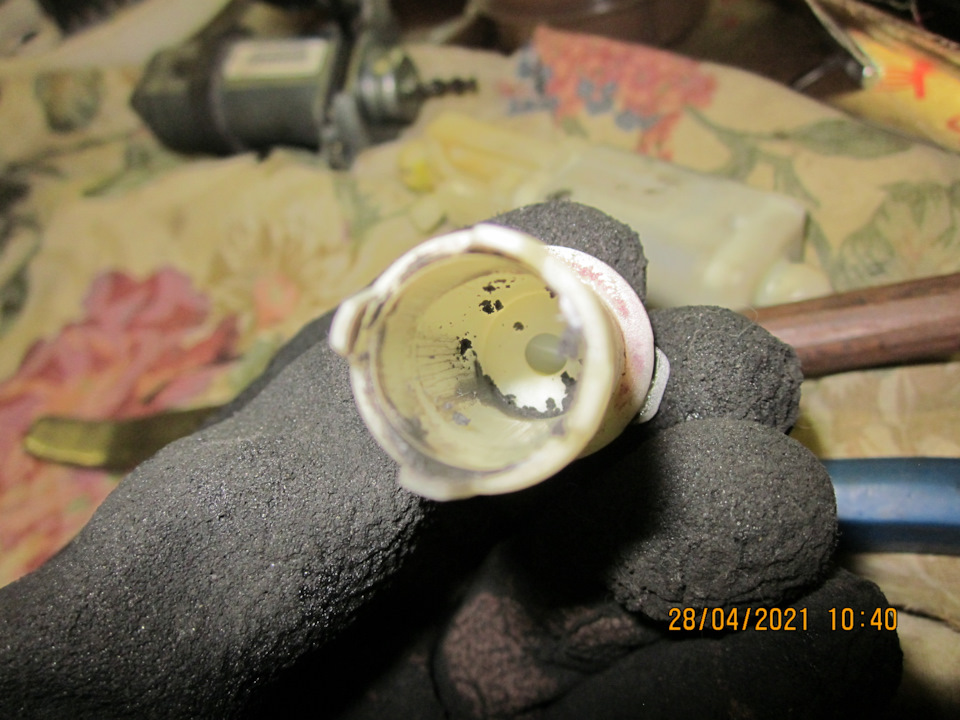 Внутри не лучше — Lada Vesta SW (1G). Запчасти на фото: 28042021