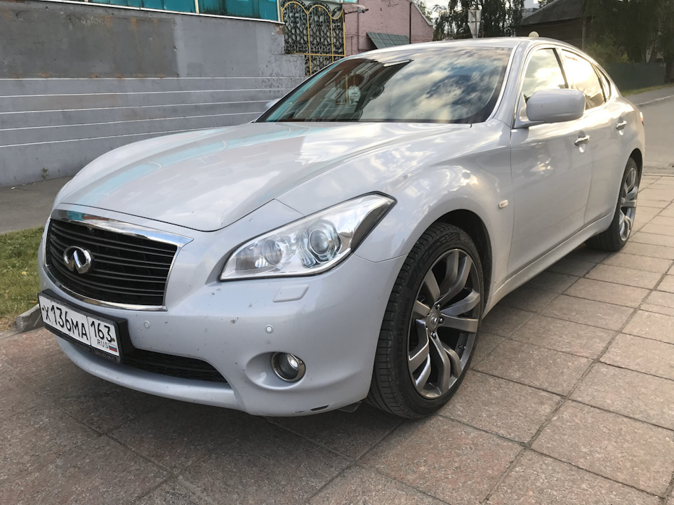 Infiniti m 37 vs Fuga