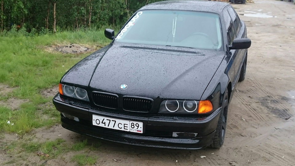 Photo from the logbook BMW 7 series (E38)