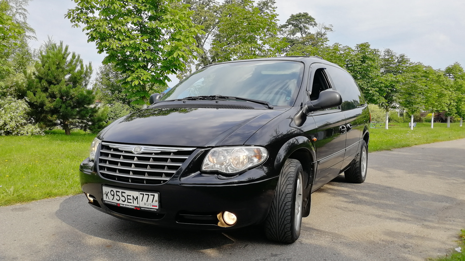 Chrysler Grand Voyager IV (North America) 3.3 бензиновый 2006 | Black  Panther на DRIVE2