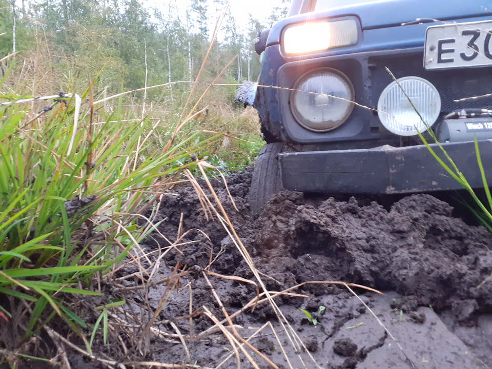 Снимаю стартер в лесах. — Lada 4x4 3D, 1,7 л., 2011 года | поломка | DRIVE2