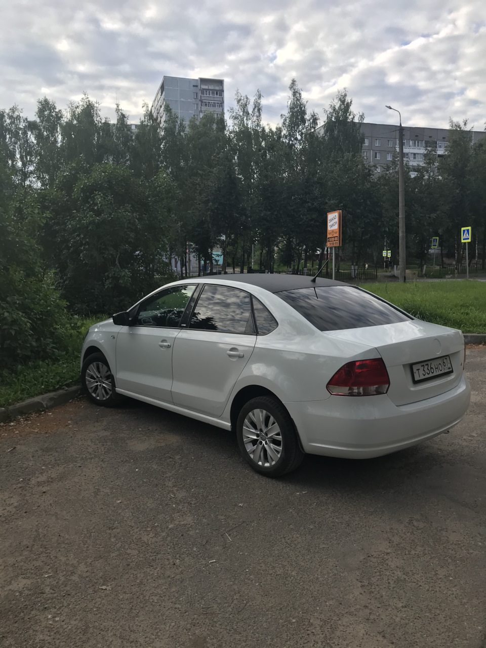 Сбылась мечта идиота. Матовая крыша ! — Volkswagen Polo Sedan, 1,6 л, 2013  года | аксессуары | DRIVE2