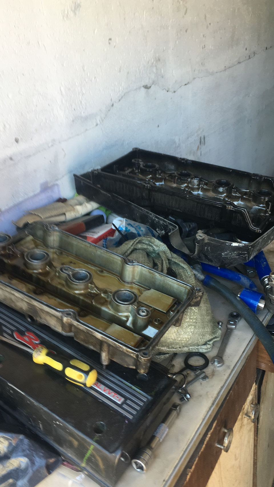 Масло в свечах зажигания — Toyota Altezza, 2 л, 2000 года | плановое ТО ...