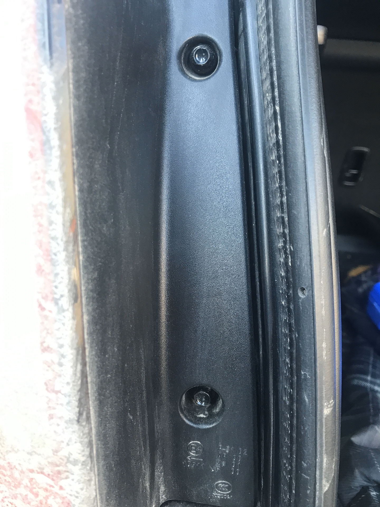 Кровельные саморезы на задние фонари — Land Rover Freelander 2, 2,2 л ...