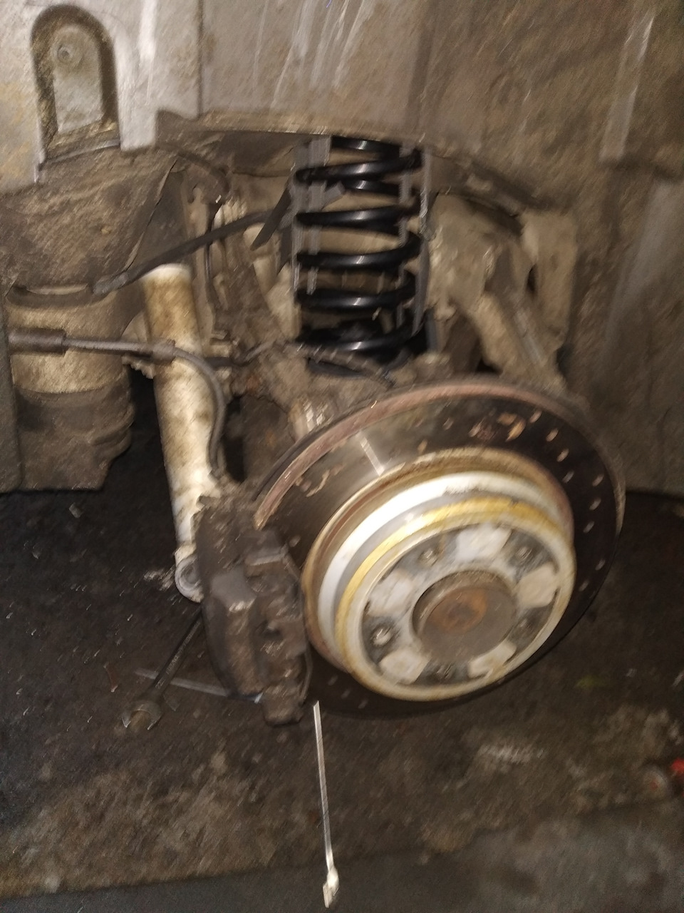 Временная замена пневмы на пружины — BMW 5 series Touring (E39), 3 л ...