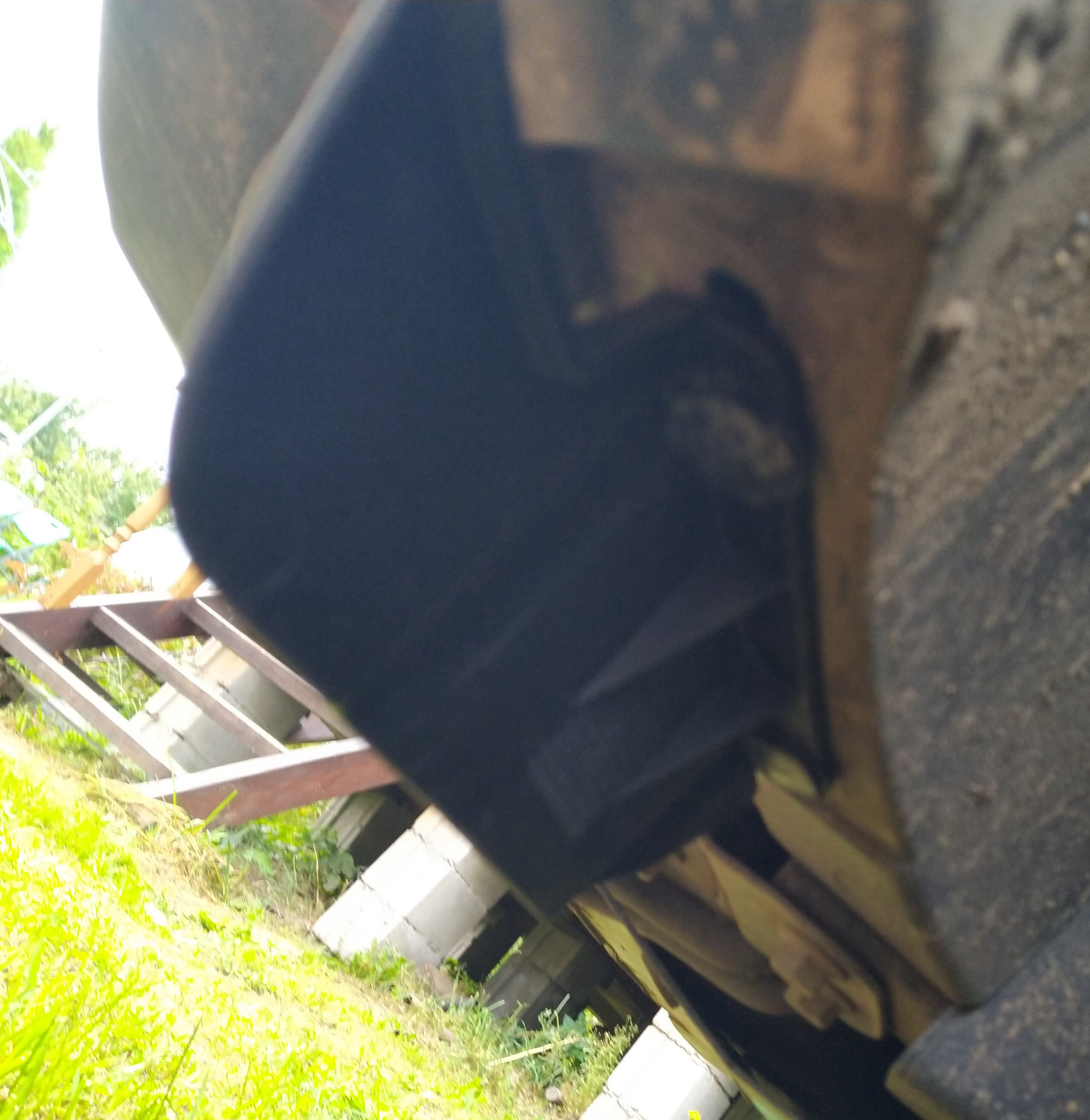 Снёс аэродинамический щиток. Меняем. — Geely Atlas (1G), 2,4 л, 2021 ...