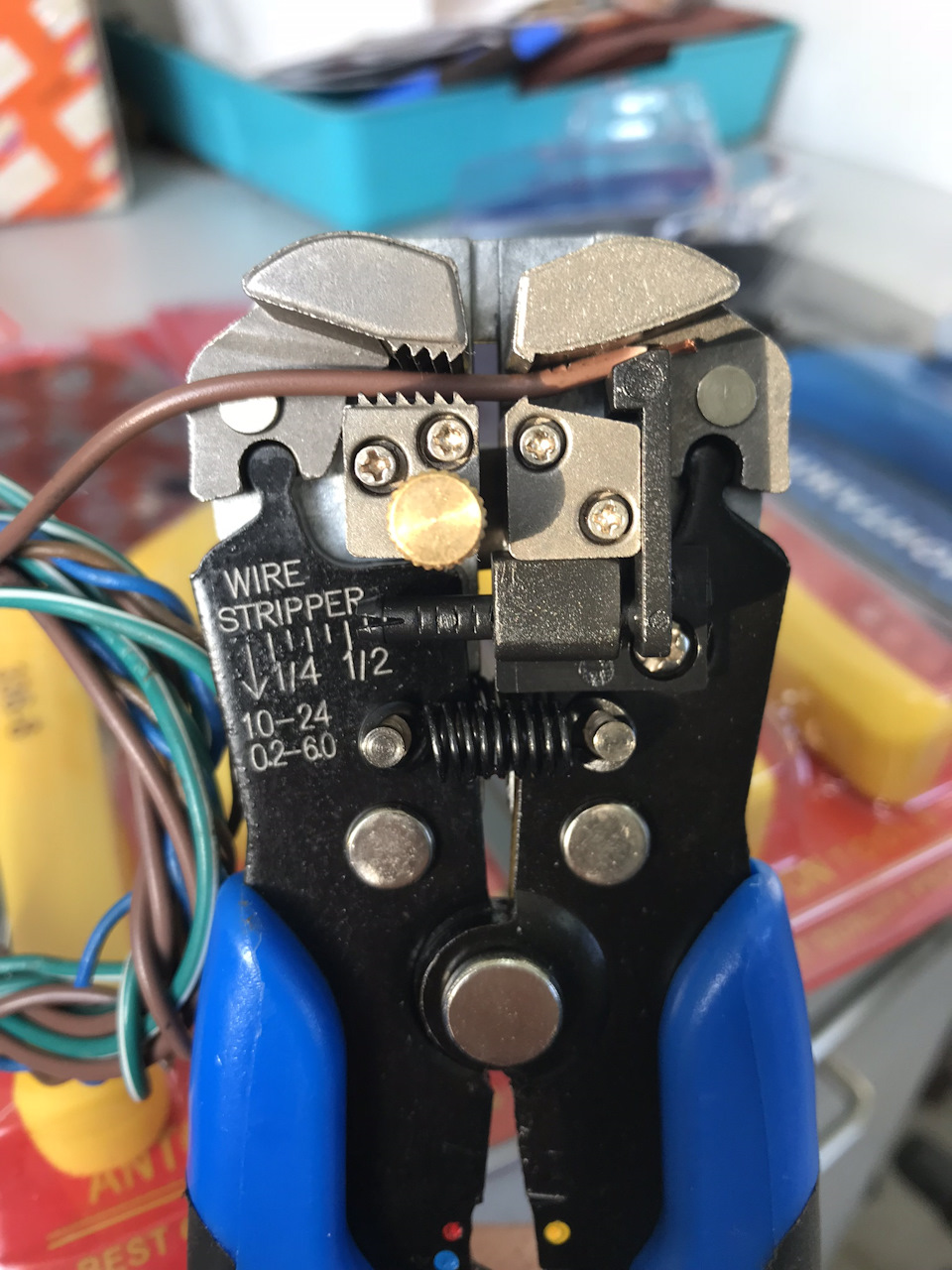 14. — BMW 7 series (E38)