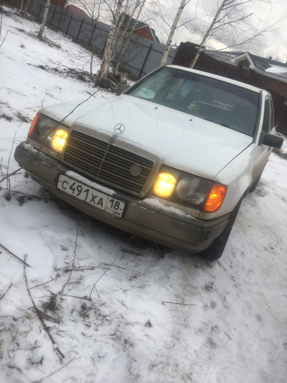 Жёлтые лампы в туманки — Mercedes-Benz E-class (W124), 2 л, 1987 года |  запчасти | DRIVE2