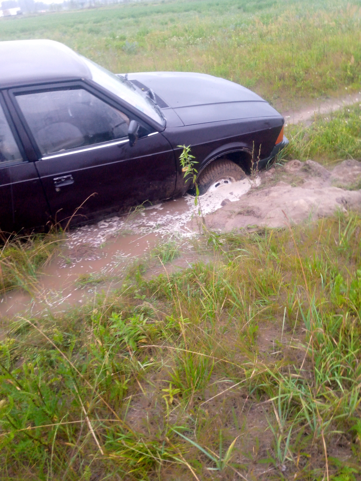 Москвич поле не преодолел — Москвич 2141, 1,5 л, 1993 года | просто так ...