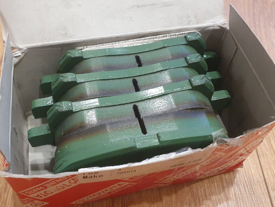 Оригинальные тормозные колодки Toyota на Toyota Camry Gracia, Toyota ...