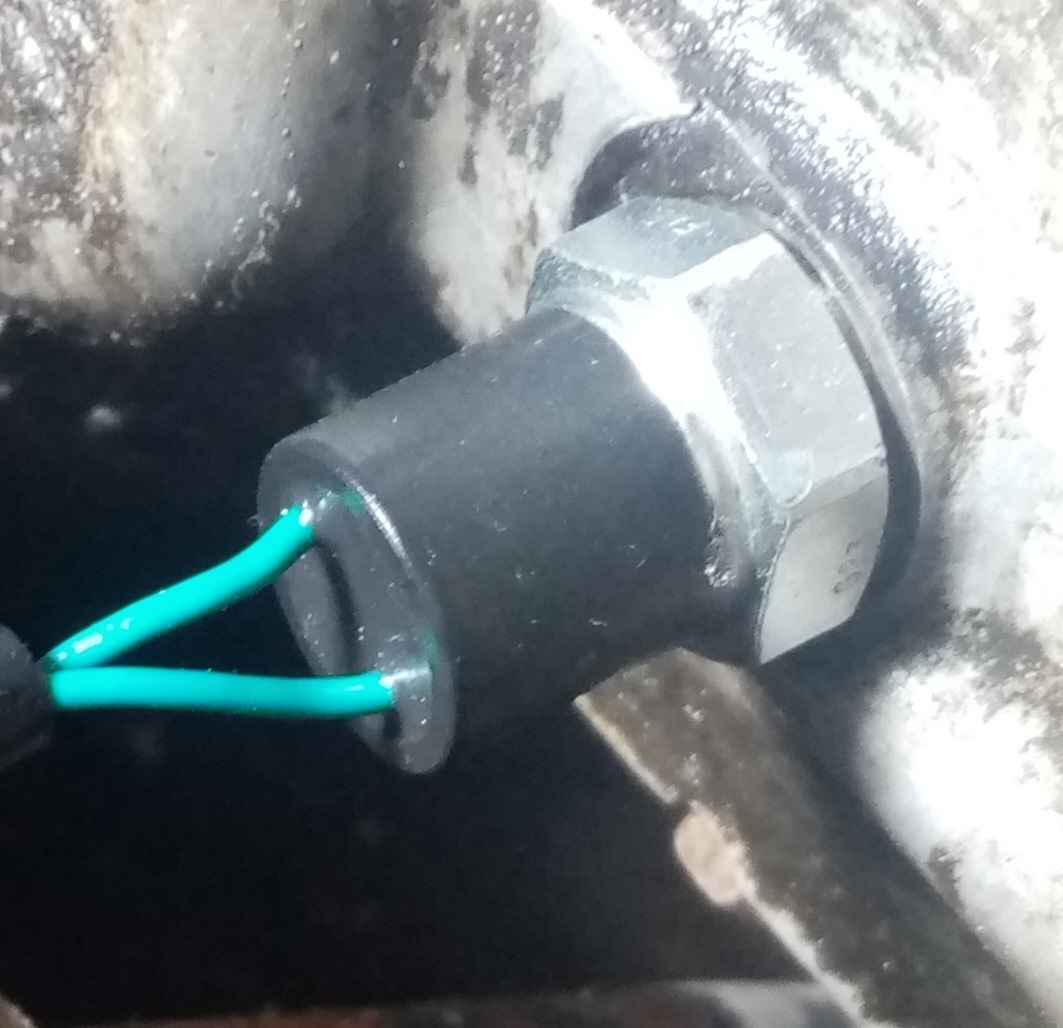 Замена датчика заднего хода — Mazda 323 IV, 1,3 л, 1990 года ...