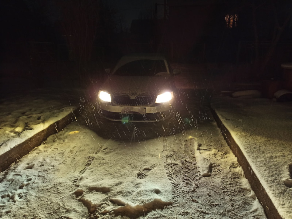 Жëлтые лампы Н7 в ближний свет 😀 — Skoda Octavia A7 Mk3, 1,4 л, 2013 ...
