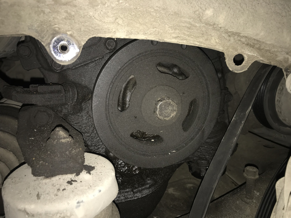 Передний сальник коленвала — Toyota Camry (XV50), 2,5 л, 2012 года ...