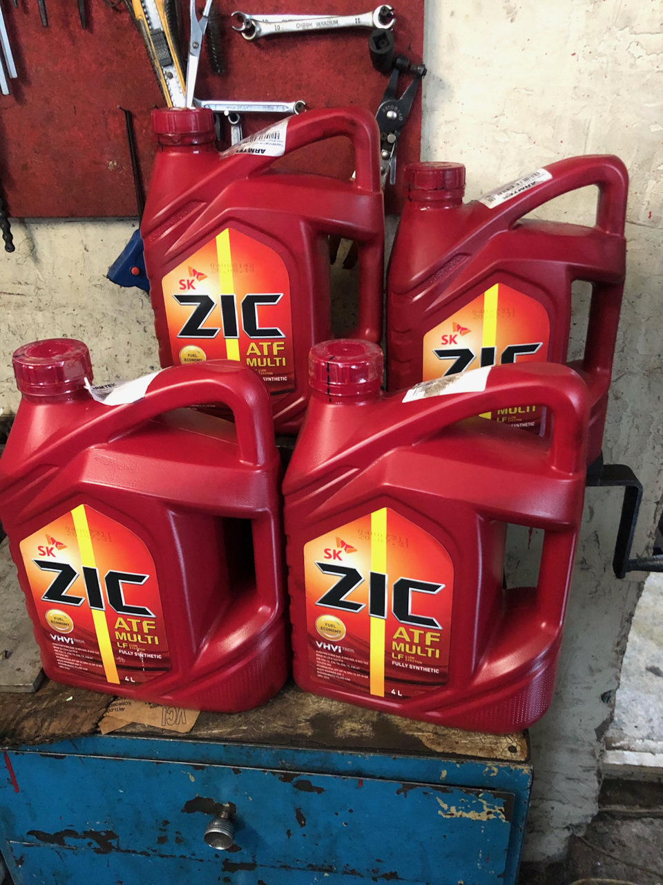 Zic для форд фокус. Zic для форд фокус. Масло zic в акпп форд эскейп 2. Zic 5w30x6. Масло моторное zic 132615.