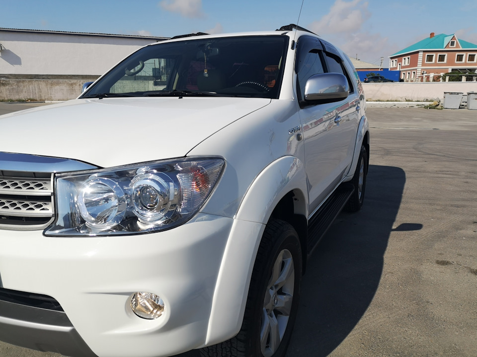 Toyota Fortuner 2005 Р±РµР»С‹Р№