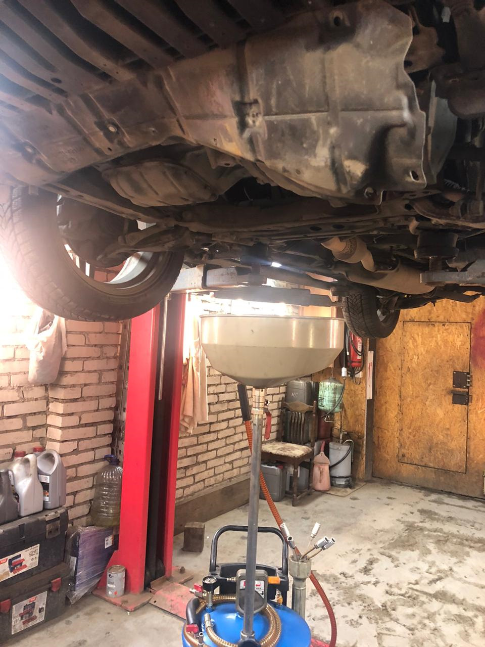 Фото в бортжурнале Toyota RAV4 (IV)