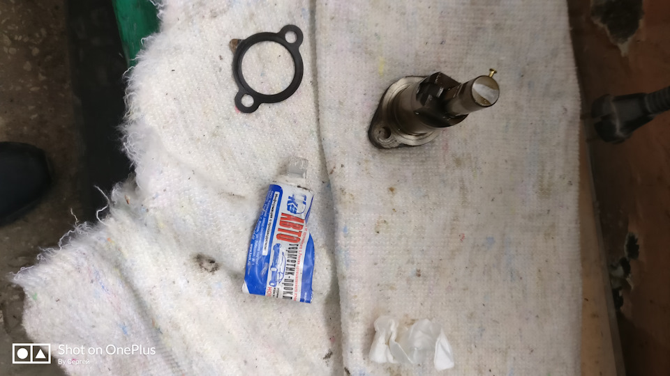 Давит масло из под натяжителя цепи грм 2zr-fe — Toyota ist (2G), 1,8 л ...