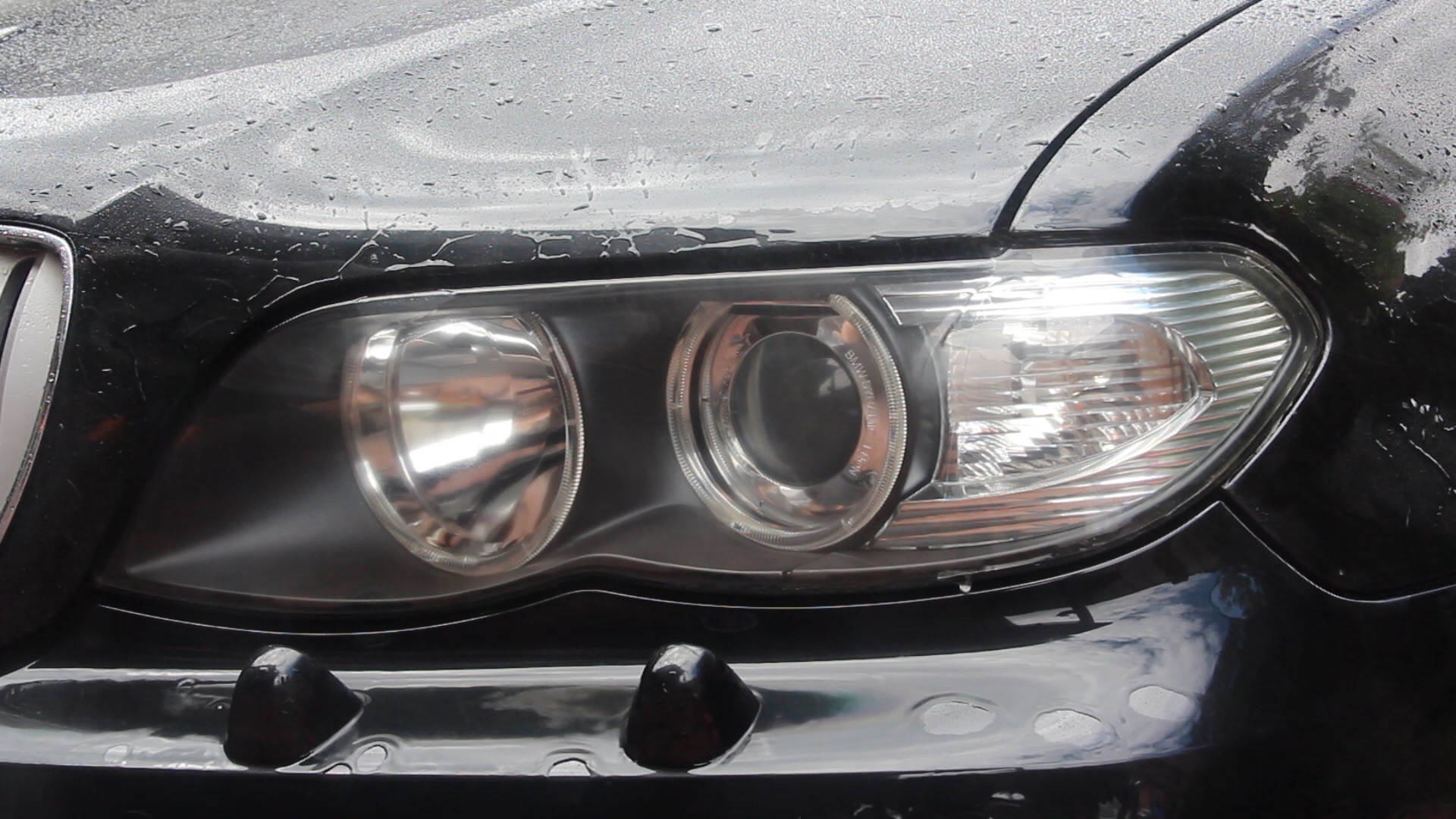 ПОЛИРОВКА ФАР ШУРУПОВЕРТОМ — BMW X5 (E53), 3 л, 2004 года | своими ...