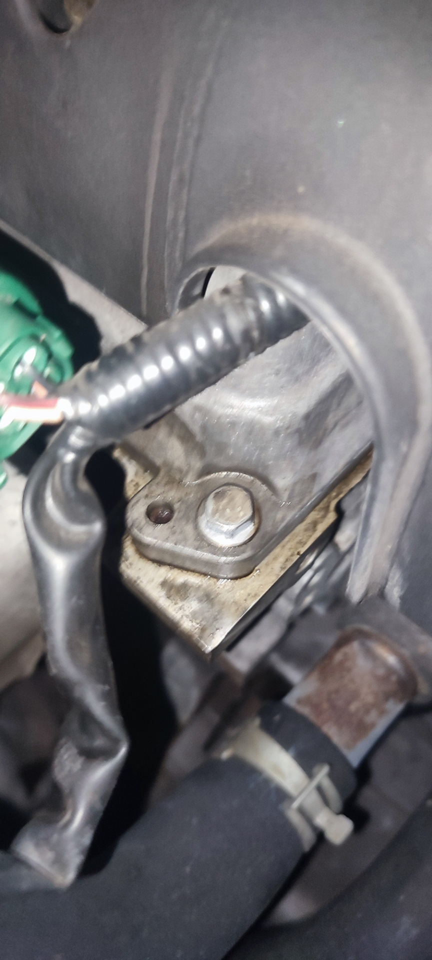 Замена резинок под клапанной крышкой — Nissan Primera (P12), 1,8 л ...