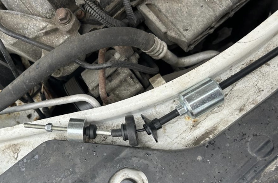 Новый трос сцепления — Nissan Almera V (G11/15), 1,6 л, 2013 года ...