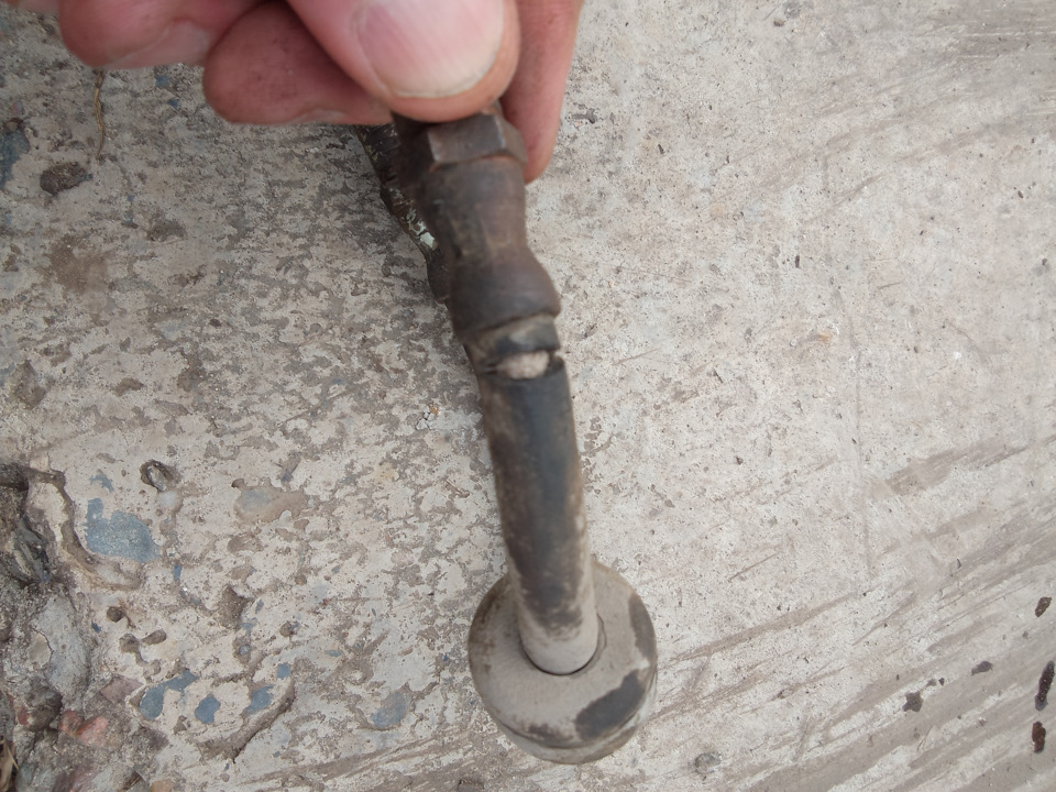 Место проклятое? Или руки из … — Chevrolet Niva, 1,8 л, 2008 года ...