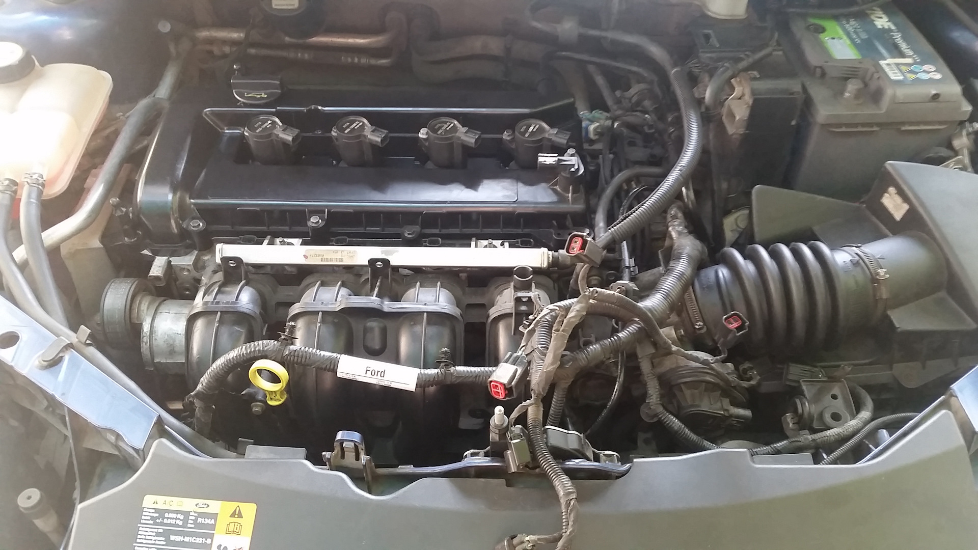 Эффект запирания в дросселе. Форд фокус 1 1. Большой оборот форд фокус 2 1. Форд фокус сбрасывает обороты. Шланг сапуна pvc форд фьюжн.